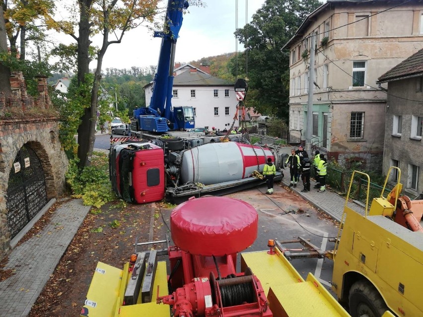 Wypadek  betoniarki w Janowicach Wielkich. Rodzina cudem...