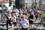 Bieg Pszczyński wrócił do korzeni. 600 biegaczy znów wystartowało na Rynku ZDJĘCIA