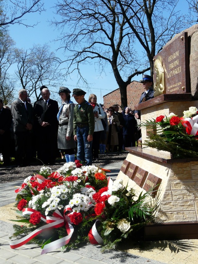 Plac Dębów Katyńskich w Uniejowie w piątek, 13 kwietnia będzie miejscem kolejnej patriotycznej uroczystości