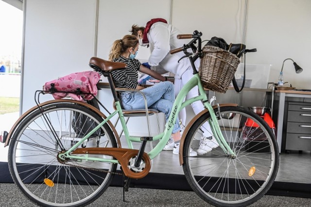 Nowy punkt szczepień drive thru w Gdańsku na parkingu pomiędzy Amber Expo, a Stadionem Gdańsk