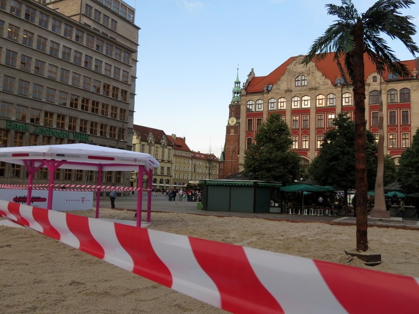Wrocław: Plac Solny zamienił się w dużą plażę (ZDJĘCIA)