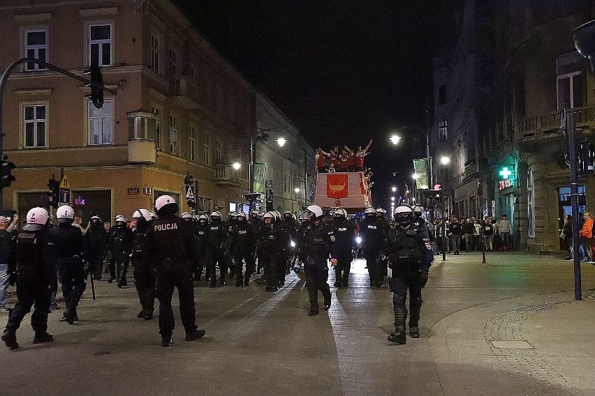 ŁKS świętował awans na placu Wolności. Fotorelacja