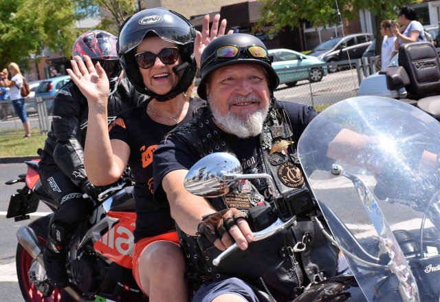 Podczas XVIII Zlotu Motocyklowego "Na Soli" w Inowrocławiu odbyłą się parada motocyklowa i pokazy na parkingu pod Galerią Solną