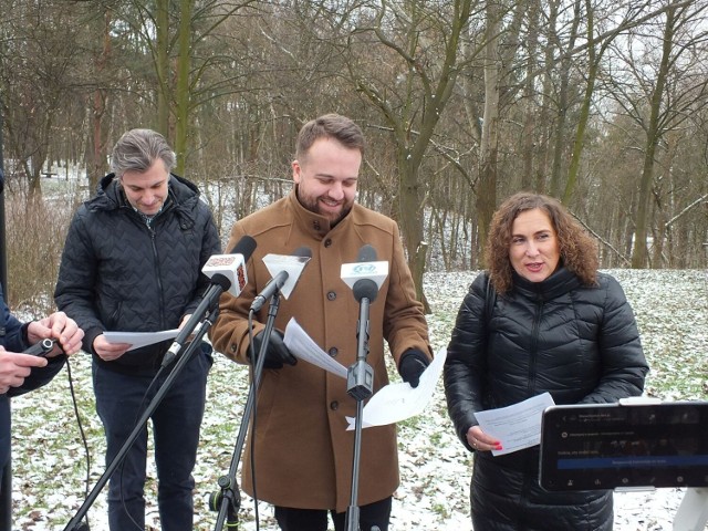 Podczas poniedziałkowej konferencji prasowej, od lewej Marcin Bednarczyk, Marek Materek, Elżbieta Gralec.