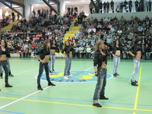 Nie zabraknie w przerwie meczu Anwil Dance.