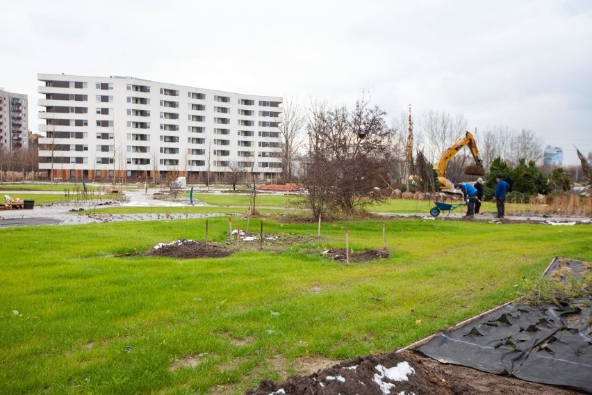 Budowa nowego parku w Czyżynach. Wcześniej był tor do nauki...