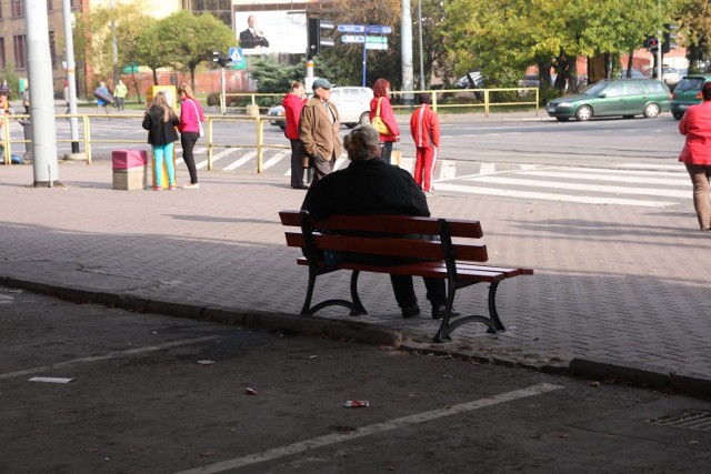 Nowe ławki w Chorzowie stanęły na życzenie mieszkańców.
