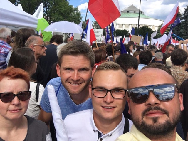 Nowoczesna Śrem protestowała w Warszawie