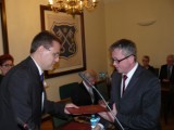 Rada Powiatu Krotoszyńskiego już obraduje. Wybrała przewodniczącego i starostę. ZDJĘCIA