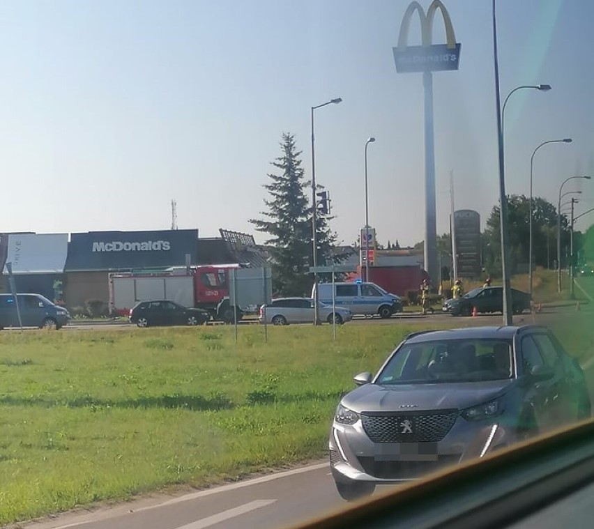 Wypadek na skrzyżowaniu obok McDonalds w Pucku - 29 lipca 2021