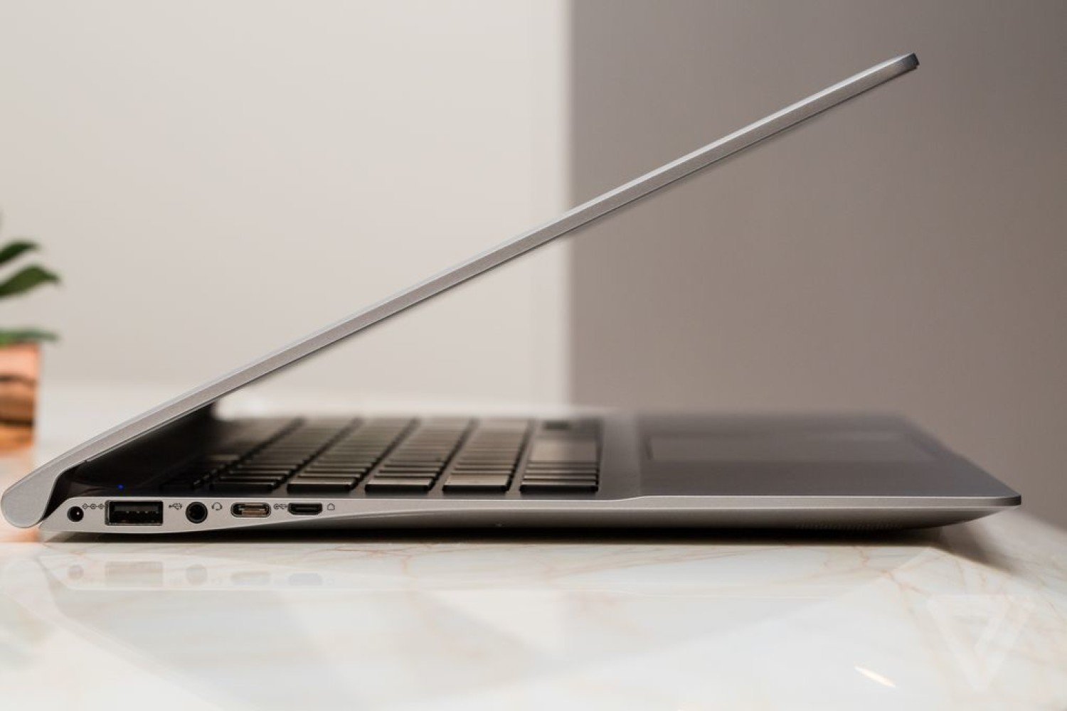Ekstremalnie lekkie laptopy Samsunga w rozmiarze 13- i 15-cali | Olsztyn  Nasze Miasto