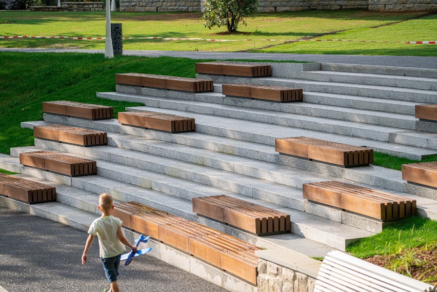 Park Dukieta i nowa fontanna setka zachwyca mieszkańców i kuracjuszy