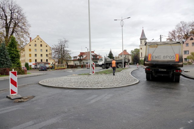 Samorząd powiatu nyskiego kończy remont na trasie z Goświnowic do Grądów.