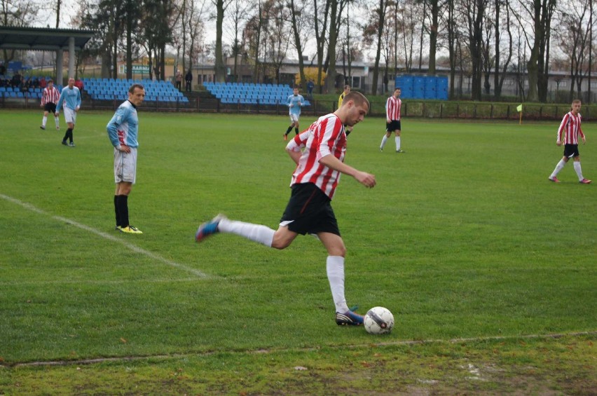 WKS Wieluń - Pogoń Grodzisk Mazowiecki 3:0 (2:0),