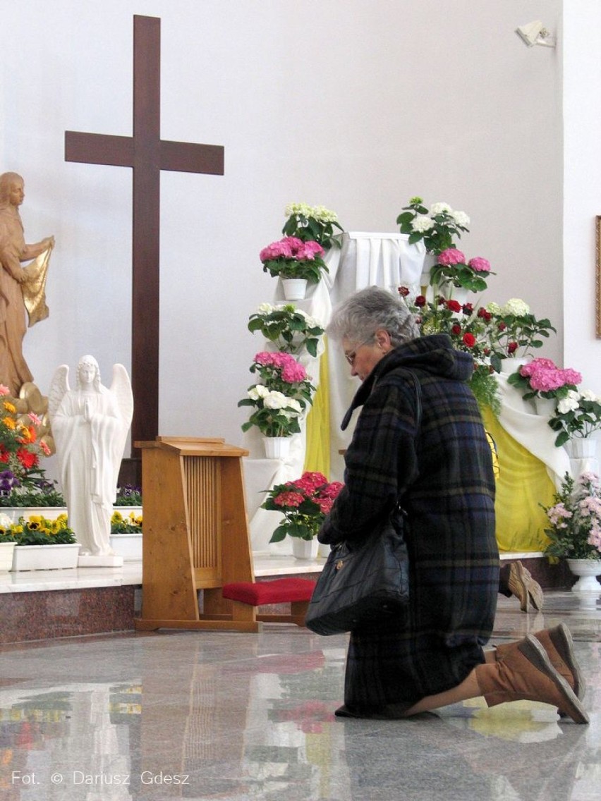Wałbrzych: 14. lat temu została ogłoszona żałoba narodowa po śmieci Papieża Jana Pawła II [ZDJĘCIA ARCHIWALNE]
