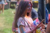 Holi Festival w Puławach. Wielu chętnych do kolorowej zabawy (ZDJĘCIA) 