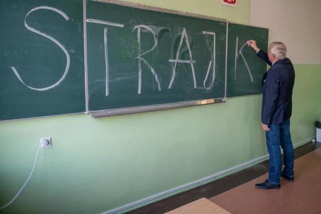 Tym razem nauczyciele zdecydowali się na strajk, który nie oznacza odwołania lekcji w szkołach