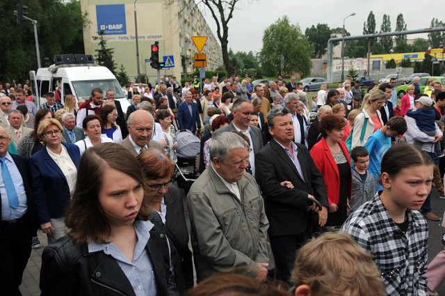 Boże Ciało w Śremie 2016. Procesja wiernych parafii NSJ [ZDJĘCIA]