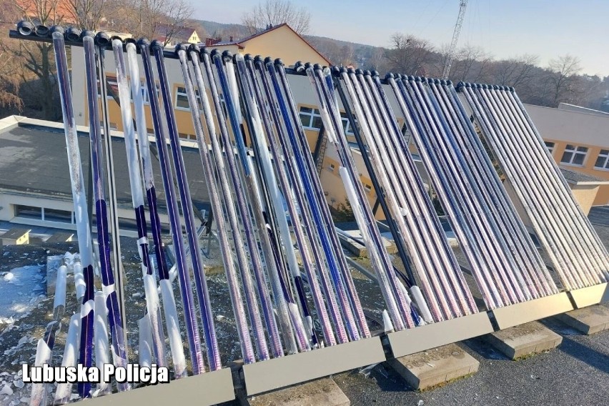 W szkole w Czerwieńsku zniszczono kolektory słoneczne o...