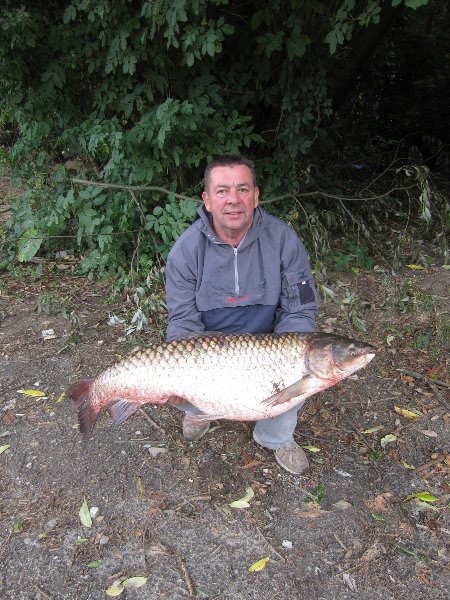 Złowił amura długiego na 110 cm w Zalewie Zemborzyckim 