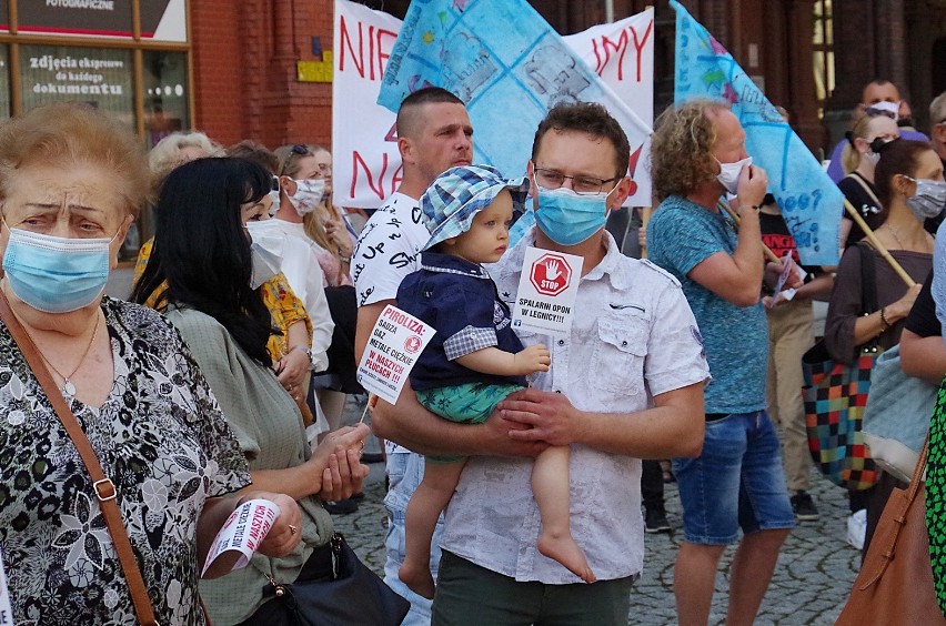 Protest przeciwko budowie "spalarni" w Legnicy. Mieszkańcy boją się o zdrowie