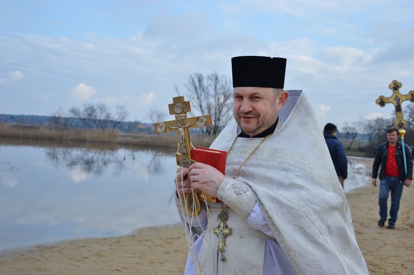 Wielkie poświęcenie wody w Bugaju w Piotrkowie. Wierni...