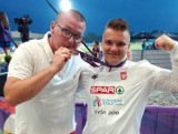 Kaliszanin Piotr Goździewicz zdobył medal i awansował na światowe igrzyska młodzieży, mimo że nie ma gdzie trenować