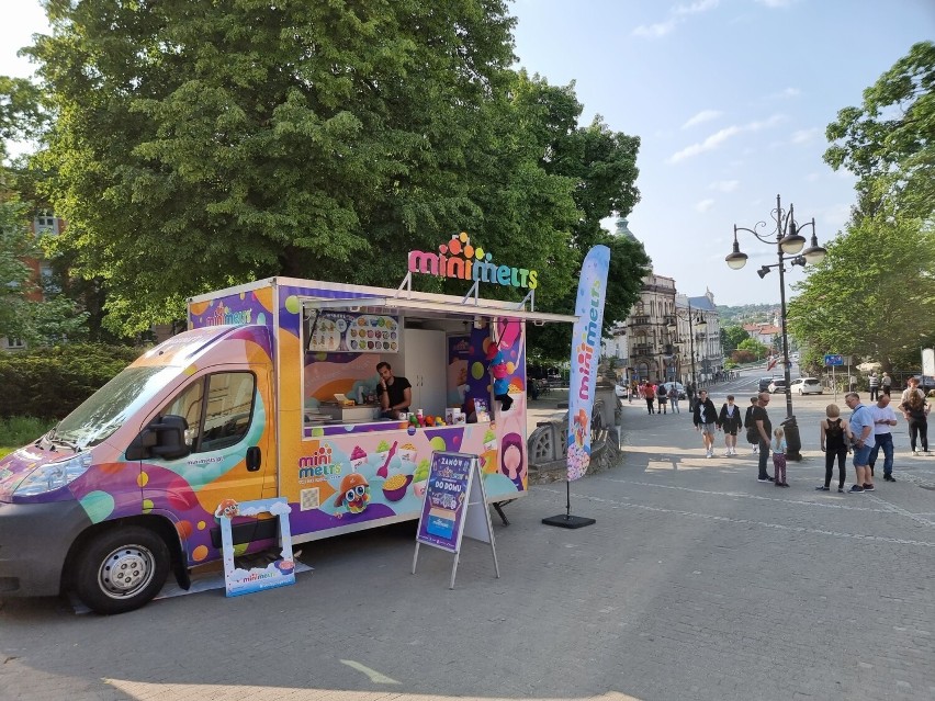 W Przemyślu trwa Street Food Polska Festival. Zobacz, co można zjeść [ZDJĘCIA, WIDEO]