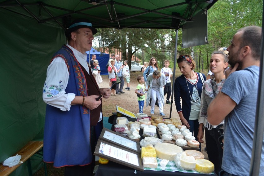 Jarmark Wdzydzki. Smak, zapach i tradycja Kaszub podana w lekkiej atmosferze [ZDJĘCIA]