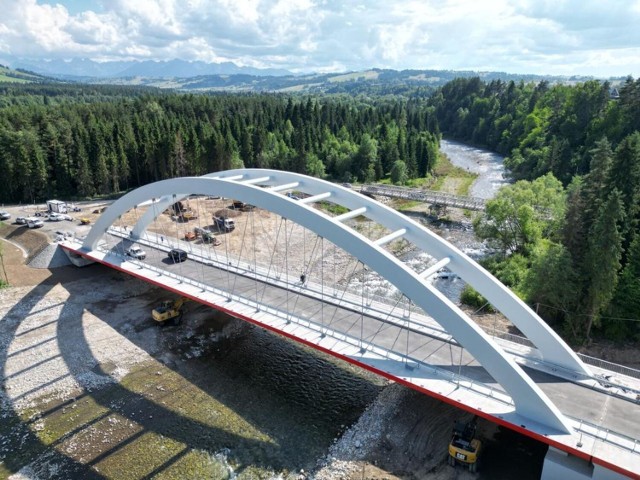 Nowy most w Trybszu na rzece Białka będzie gotowy za kilka tygodni