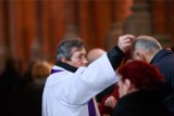 W Kościele katolickim rozpoczyna się wielki post. W środę wierni posypią głowy popiołem. Od 2 marca wielki post także w Cerkwi