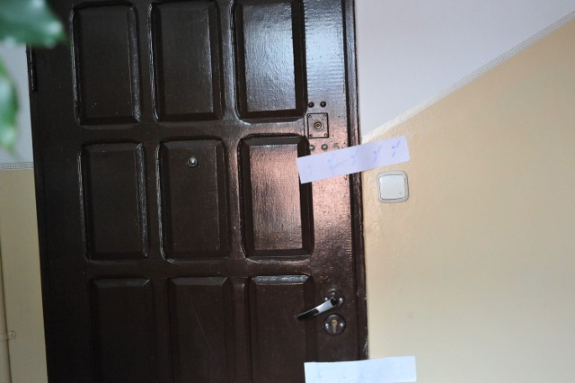 Tragedia w Starogardzie: Śledczy zabezpieczyli ślady w mieszkaniu