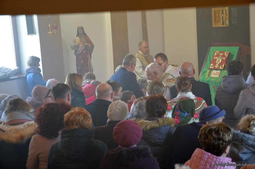 Gorzków Nowy: Poświęcenia kościoła pw. św. Maksymiliana Kolbe dokonał arcybiskup Wacław Depo [ZDJĘCIA]