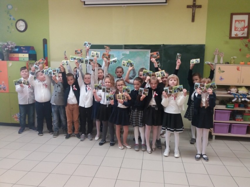 KOŹMIN WLKP.: Uczniowie wysłali ponad 100 kart pocztowych do 101 szkół w Polsce