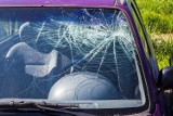 Wandal w Bytomiu! Uszkodził 7 samochodów w Szombierkach – jego celem było auto znajomego. Straty wyceniono na kilka tysięcy