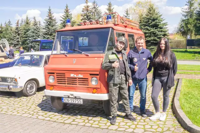 Spotkali się na ul. Bulwar Narwiku by rozpocząć sezon motoryzacyjny, ale także wspomóc zbiórkę dla Wiktorii Wróbel