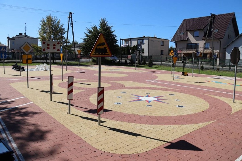 Otwarcie miasteczka ruchu drogowego przy SP w Gorzkowicach