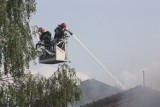 Straż pożarna DG: dachował matiz, palił się dom na  Łuszczaka