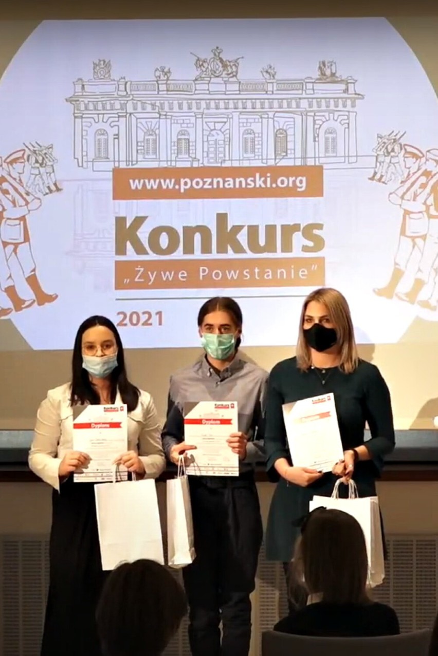 5-osobowa drużyna ze szkoły w Kwileniu pod kierunkiem nauczycielki Olgi Kornackiej została laureatem konkursu „Żywe Powstanie 2021”