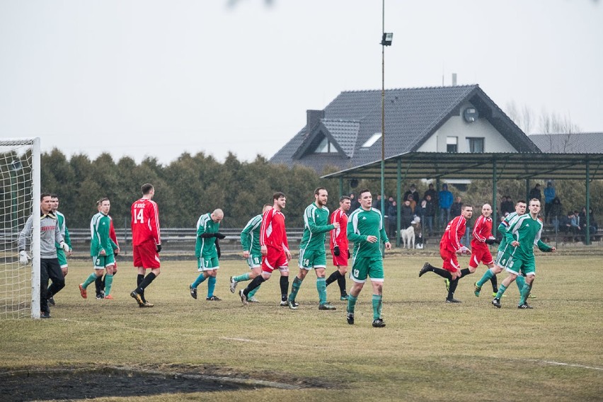 Porażka lidera  na inaugurację ligi okręgowej