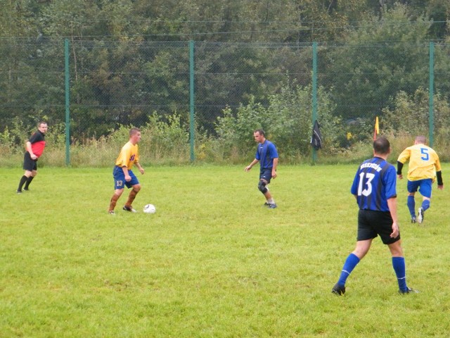 Obie drużyny walczyły ambitnie do końca. Mecz zakończył się sprawiedliwym podziałem punktów