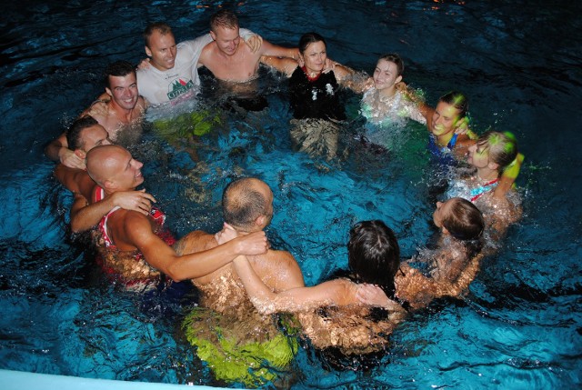 Najlepsze duety tczewskiego GP, co już jest tradycją, na koniec wylądowały w basenie