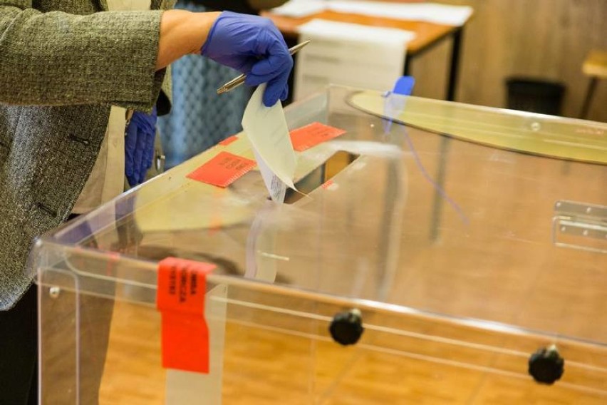 Wybory 2020. Frekwencja w Bełchatowie i powiecie. Gdzie głosowało najwięcej osób?