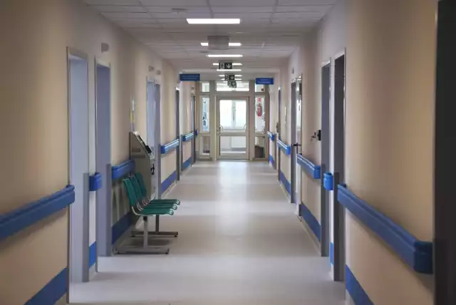 Otwarcie oddziału wewnętrznego w szpitalu w Oleśnie po modernizacji.