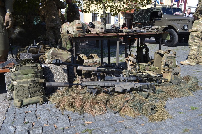 Militaria w Rybniku: wojskowe atrakcje na rynku