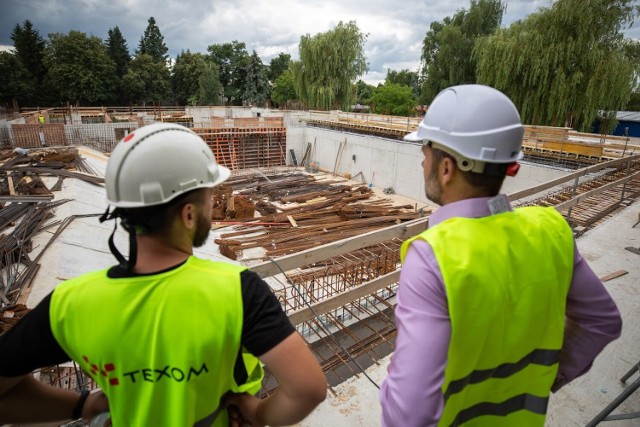 Budowa basenu na Matuszczaka idzie zgodnie z planem. Obiekt ma być gotowy na maj 2022 roku.