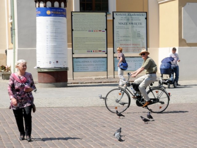 Zachodnia pierzeja Rynku pozostanie otwarta. Ale co z przeciwległą?