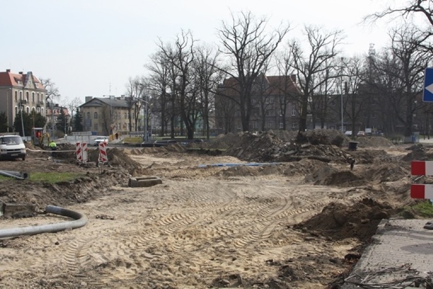 Tutaj, u zbiegu ulic Bydgoskiej, Skłodowskiej-Curie,...