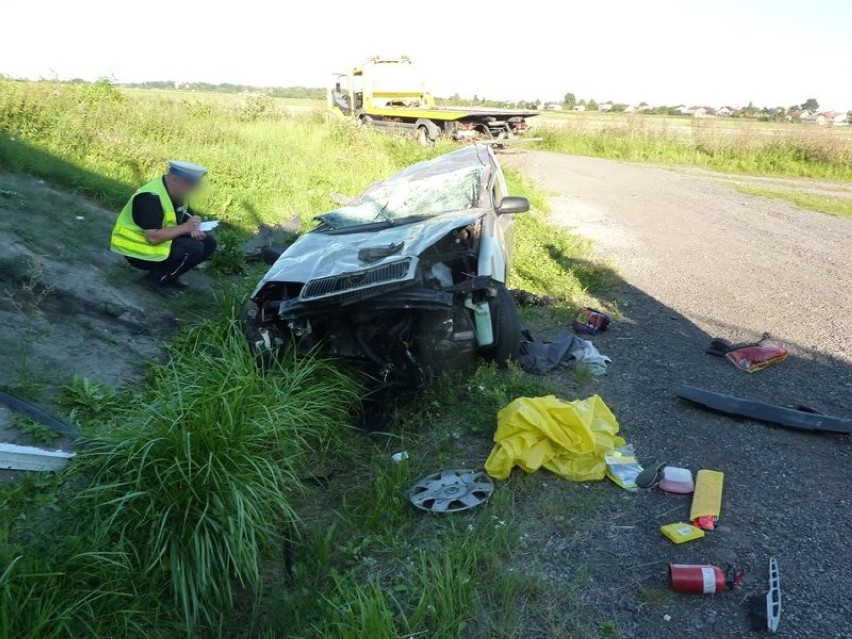 Wypadek na DK 1 w Bogusławicach. Samochód spadł z wiaduktu [ZDJĘCIA]