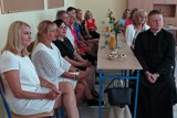 Nowi nauczyciele w Tomaszowie ślubowali i odebrali akty nadania stopnia nauczyciela mianowanego